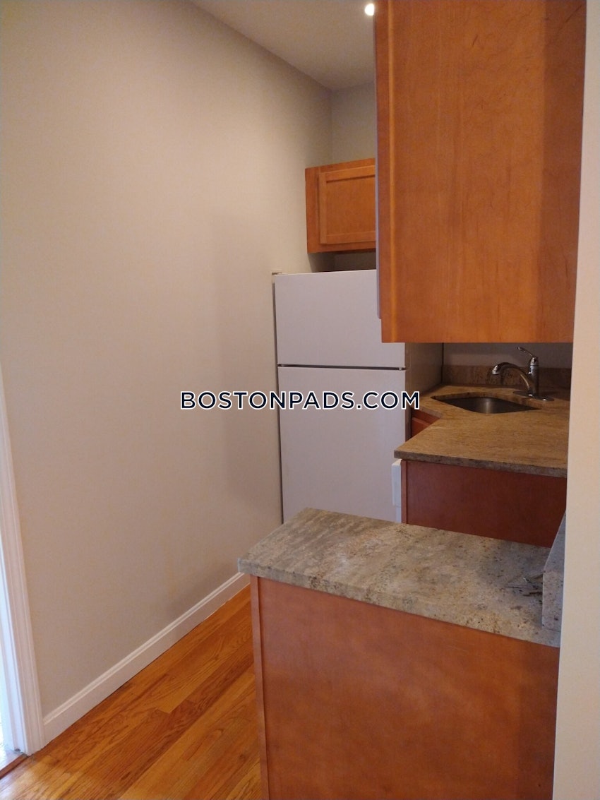 BOSTON - ALLSTON - 3 Beds, 1 Bath - Image 11