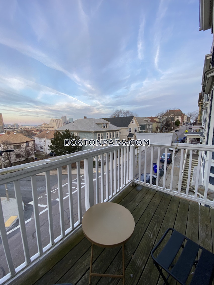 BOSTON - MISSION HILL - 4 Beds, 2 Baths - Image 67