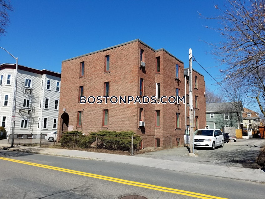 CAMBRIDGE - CENTRAL SQUARE/CAMBRIDGEPORT - 1 Bed, 1 Bath - Image 2