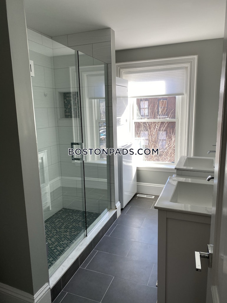 Wigglesworth St. Roxbury Crossing