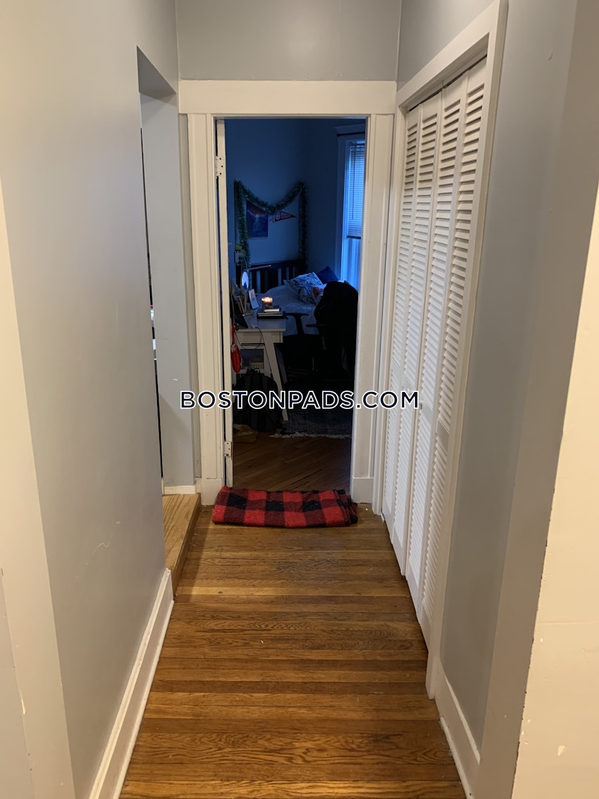 BROOKLINE- BOSTON UNIVERSITY - 4 Beds, 2 Baths - Image 3