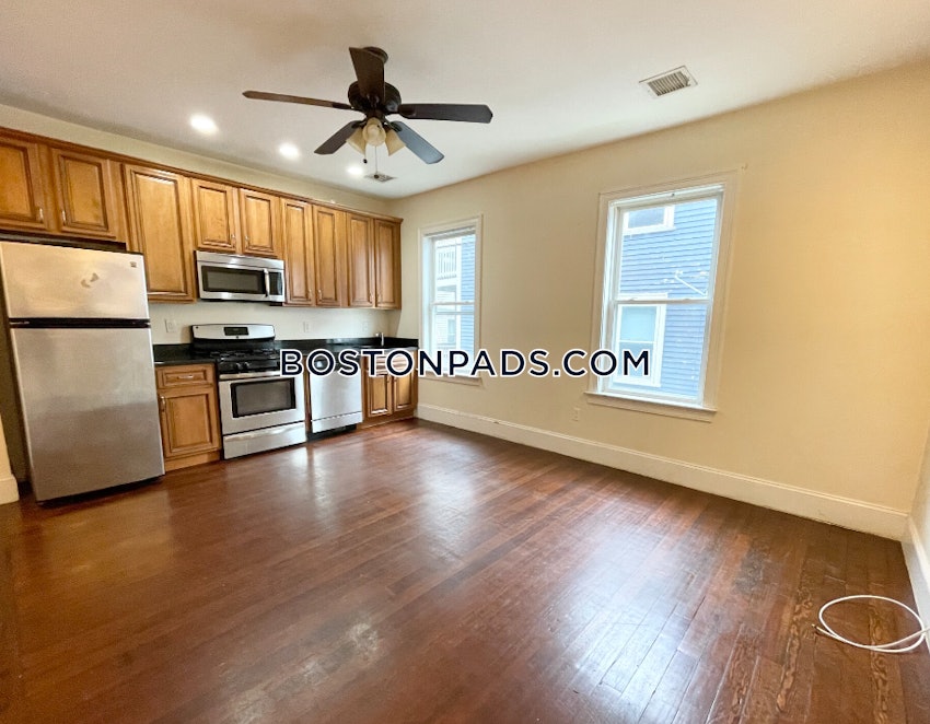 BOSTON - MISSION HILL - 4 Beds, 2 Baths - Image 8