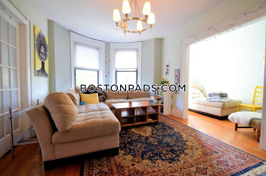 BROOKLINE- COOLIDGE CORNER - 5 Beds, 2 Baths - Image 12