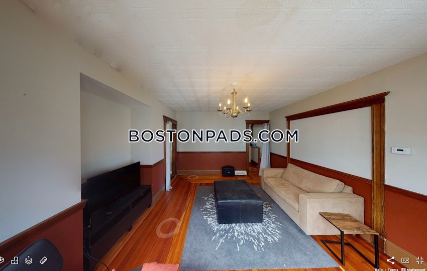 SOMERVILLE - TUFTS - 4 Beds, 1 Bath - Image 3