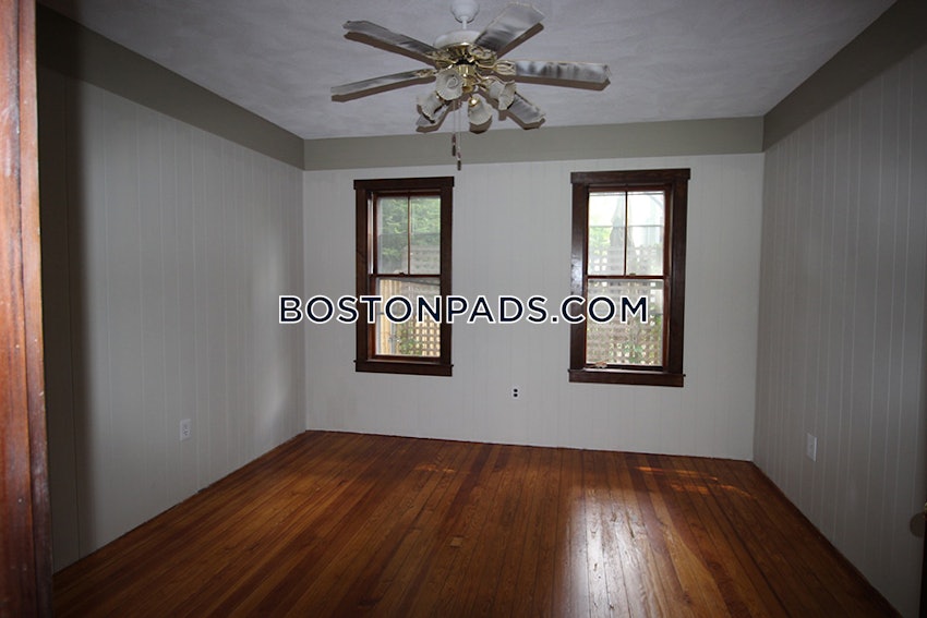 SOMERVILLE - TUFTS - 4 Beds, 1 Bath - Image 5