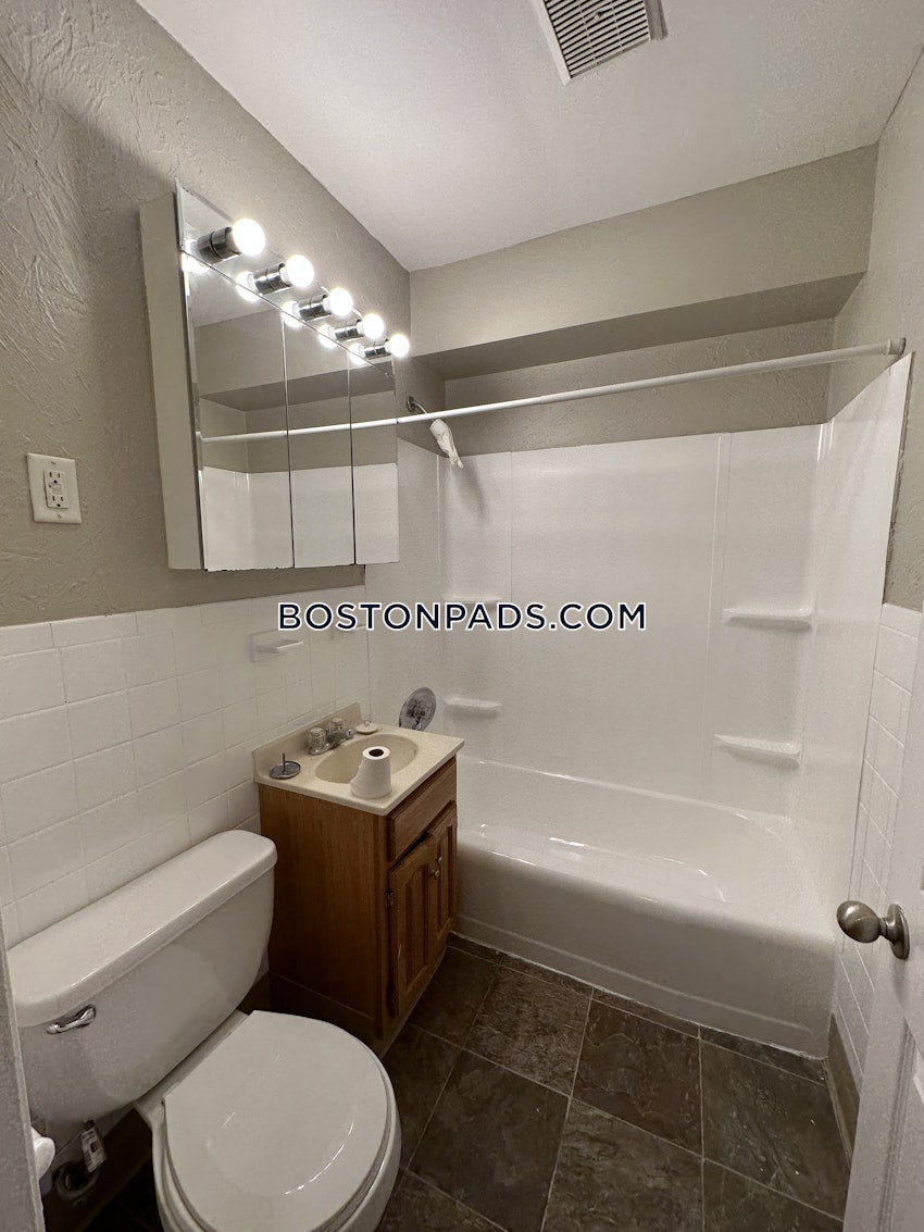 WOBURN - 1 Bed, 1 Bath - Image 20