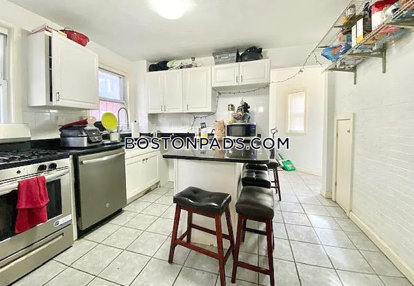 BOSTON - ALLSTON - 6 Beds, 3 Baths - Image 4