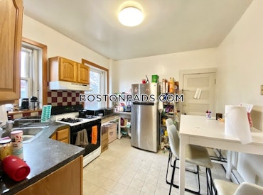 Brookline - 4 Beds, 2 Baths