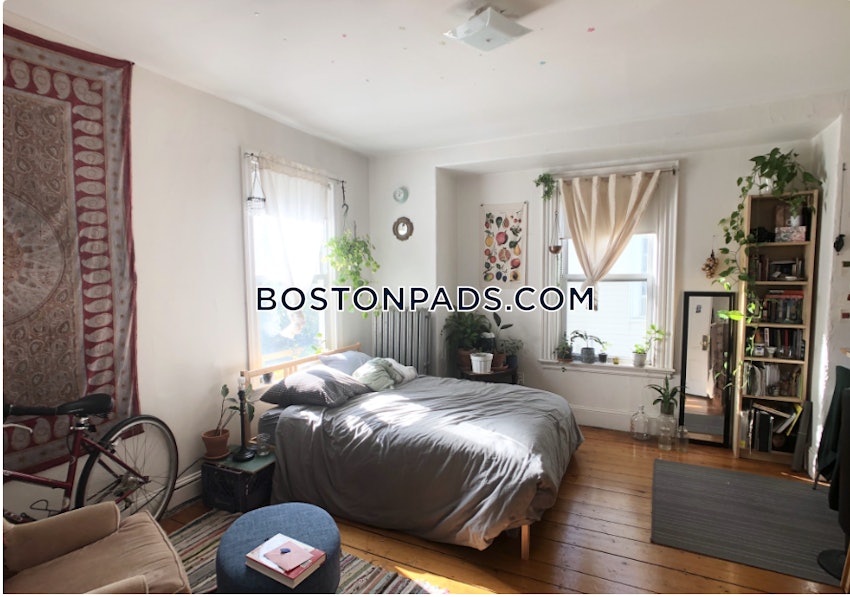 BOSTON - ALLSTON - 3 Beds, 1 Bath - Image 2