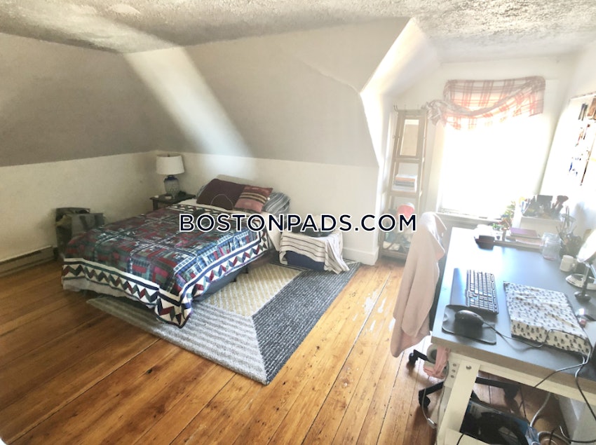 BOSTON - ALLSTON - 3 Beds, 1 Bath - Image 3