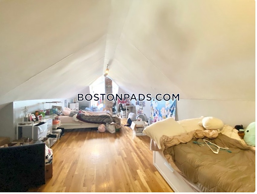 BOSTON - MISSION HILL - 4 Beds, 1 Bath - Image 7