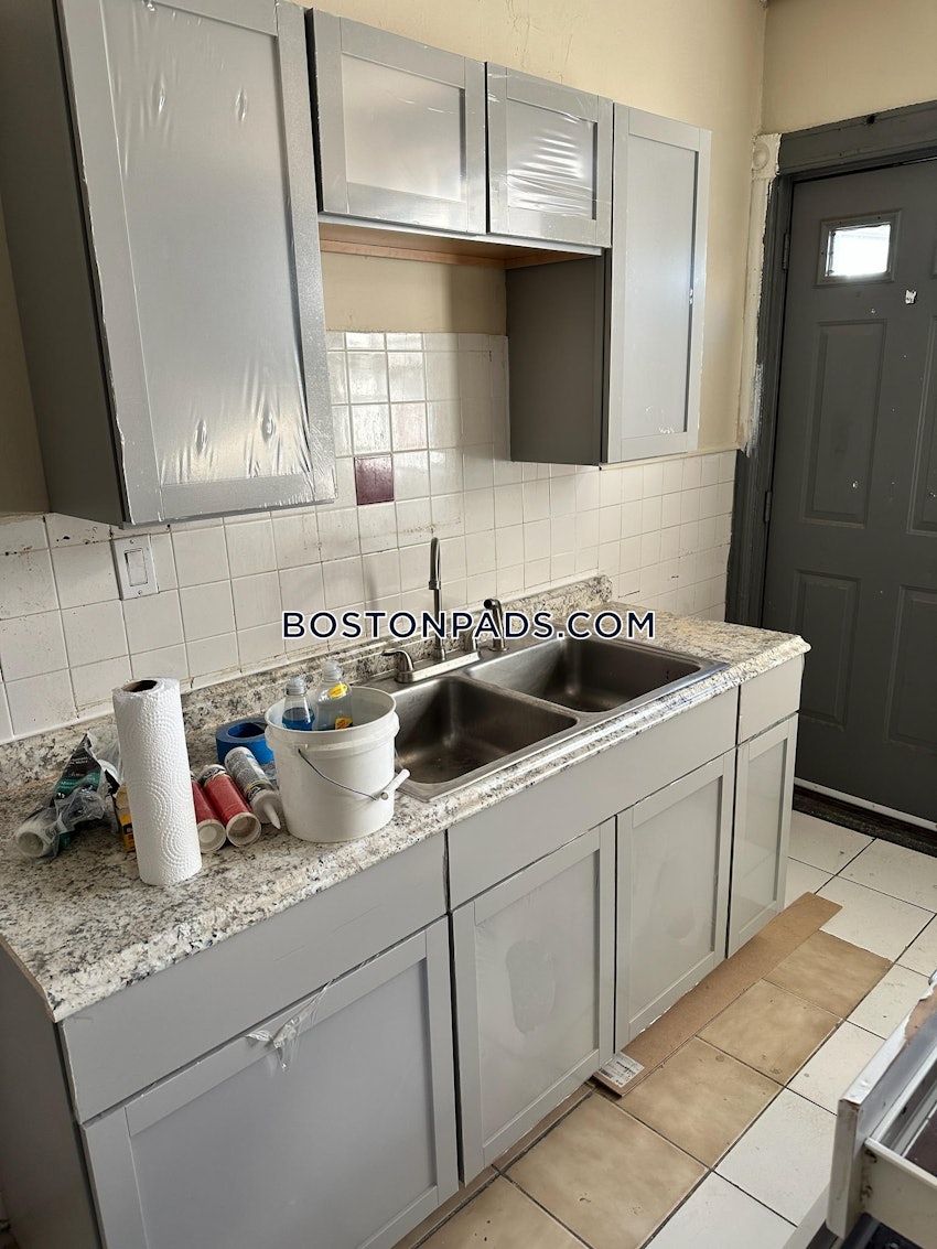 BOSTON - ALLSTON - 4 Beds, 1 Bath - Image 1