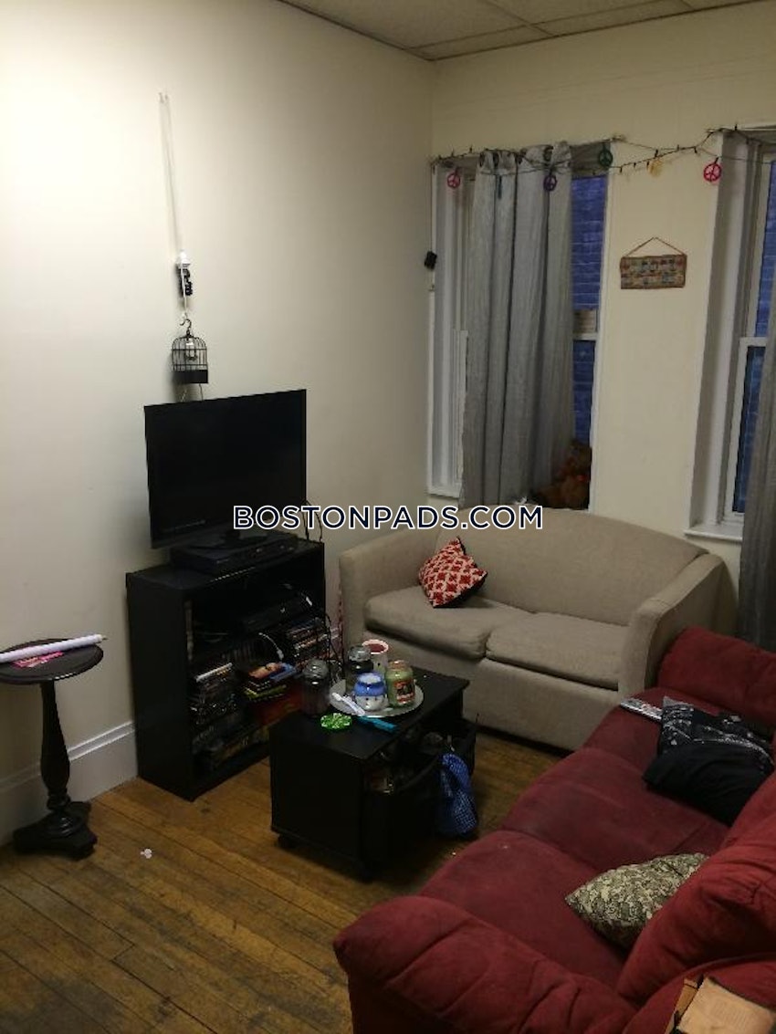 BOSTON - FENWAY/KENMORE - 3 Beds, 1 Bath - Image 1