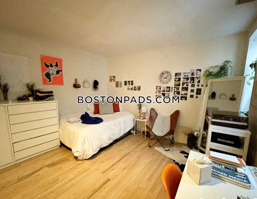 BOSTON - NORTHEASTERN/SYMPHONY - 5 Beds, 3 Baths - Image 5