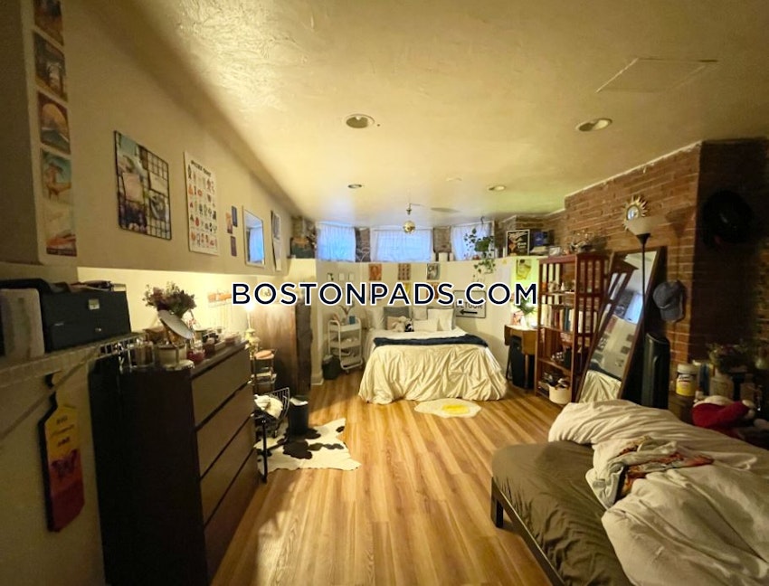 BOSTON - NORTHEASTERN/SYMPHONY - 5 Beds, 3 Baths - Image 6