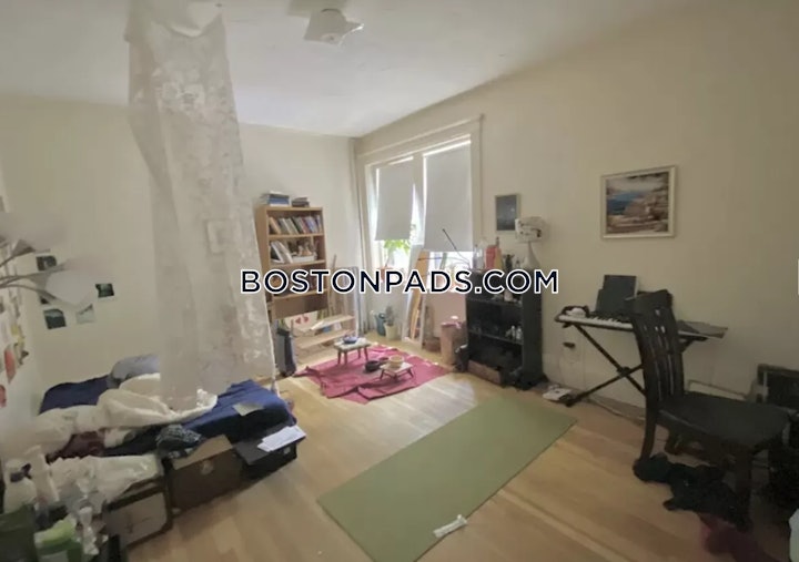 brookline-apartment-for-rent-3-bedrooms-1-bath-coolidge-corner-4250-8018339 