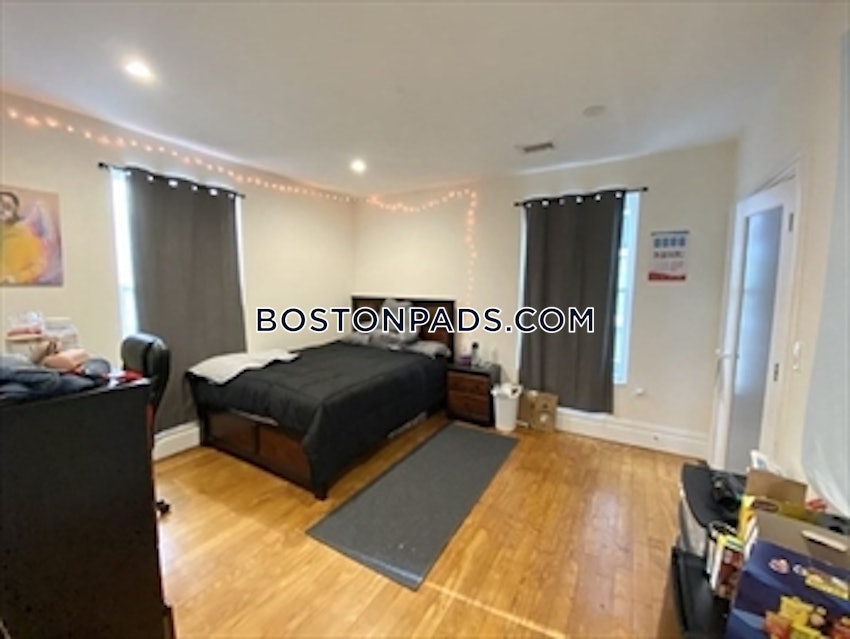 BOSTON - FORT HILL - 6 Beds, 3 Baths - Image 31