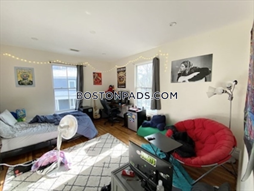 BOSTON - FORT HILL - 6 Beds, 3 Baths - Image 34