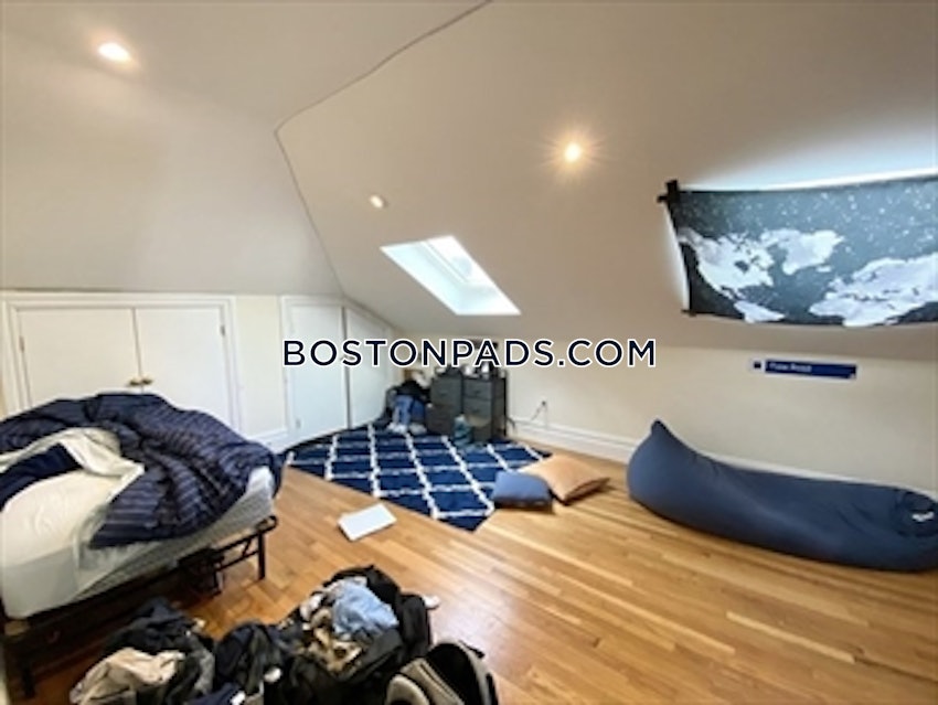 BOSTON - FORT HILL - 6 Beds, 3 Baths - Image 35