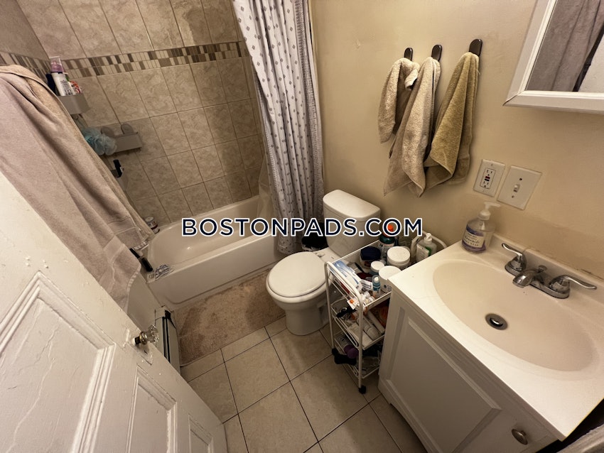 BOSTON - MISSION HILL - 3 Beds, 1.5 Baths - Image 42