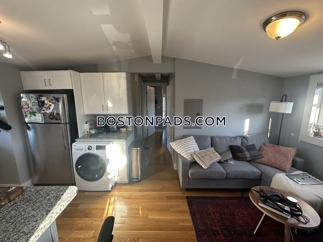 Dali/ Inman Squares, Somerville, MA - 2 Beds, 1 Bath - $3,345 - ID#4492397