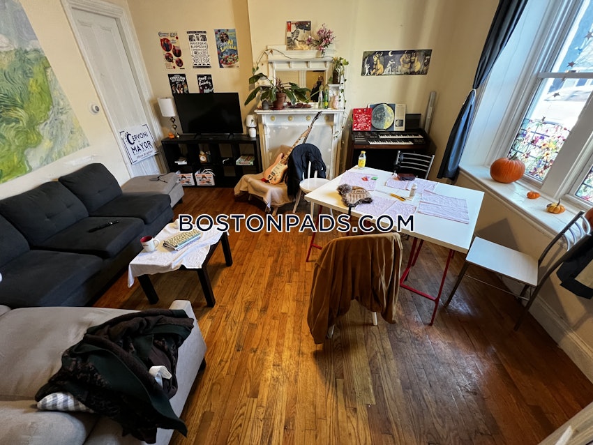 BOSTON - MISSION HILL - 4 Beds, 1 Bath - Image 25