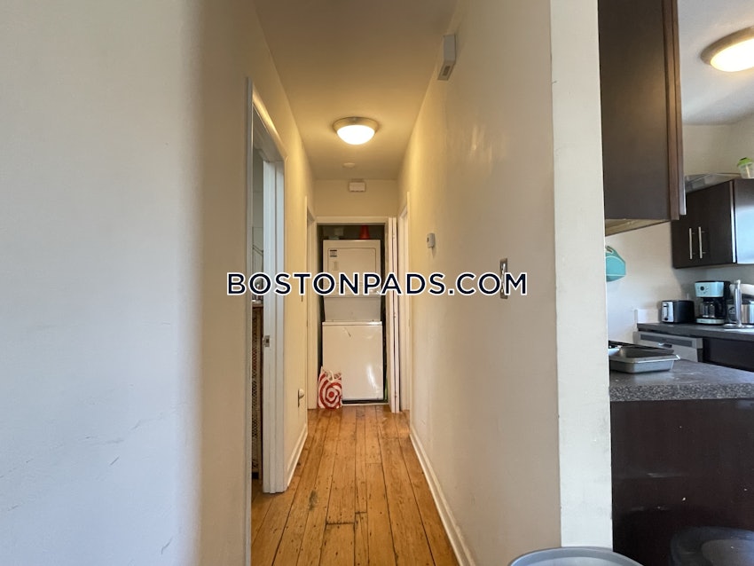 BOSTON - MISSION HILL - 3 Beds, 1 Bath - Image 24