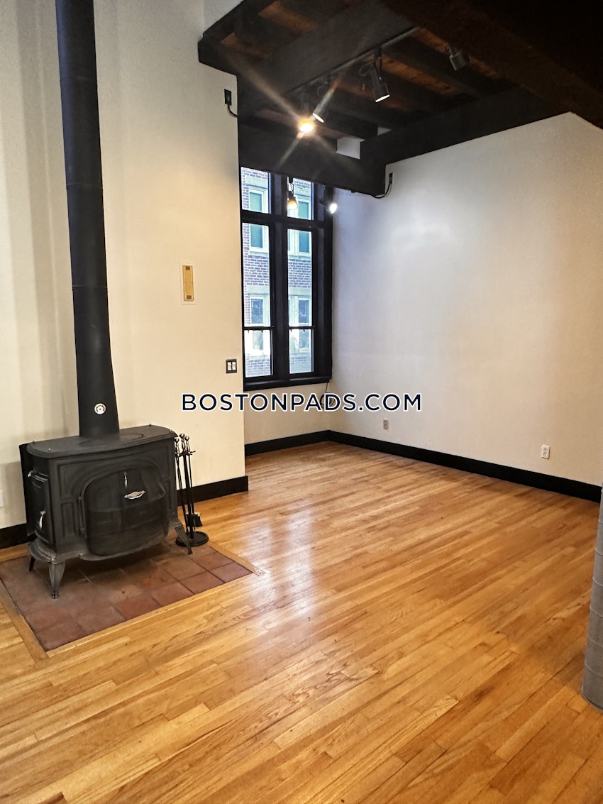 CAMBRIDGE - HARVARD SQUARE - 3 Beds, 2 Baths - Image 14