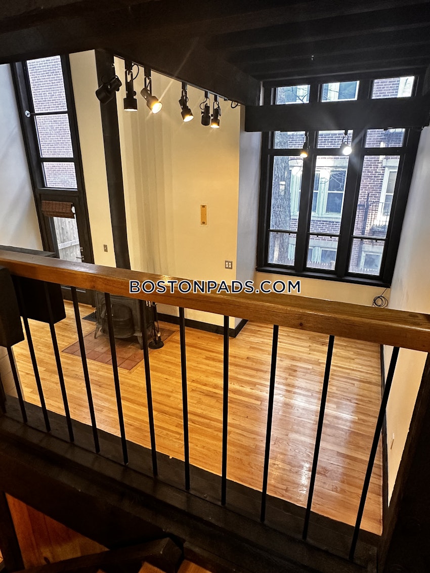 CAMBRIDGE - HARVARD SQUARE - 3 Beds, 2 Baths - Image 7