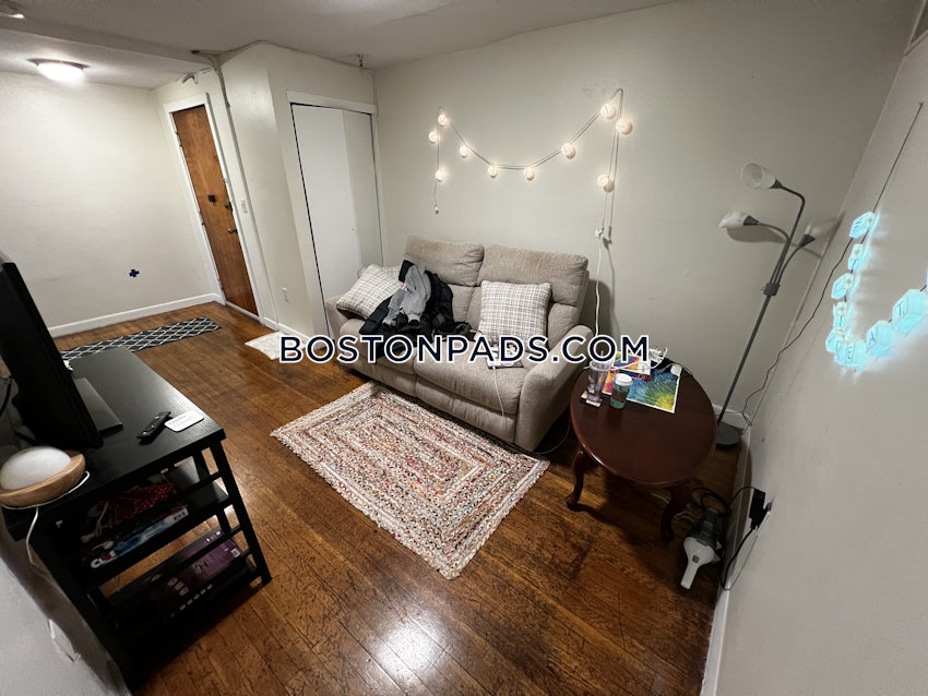 BOSTON - FENWAY/KENMORE - 3 Beds, 1 Bath - Image 18