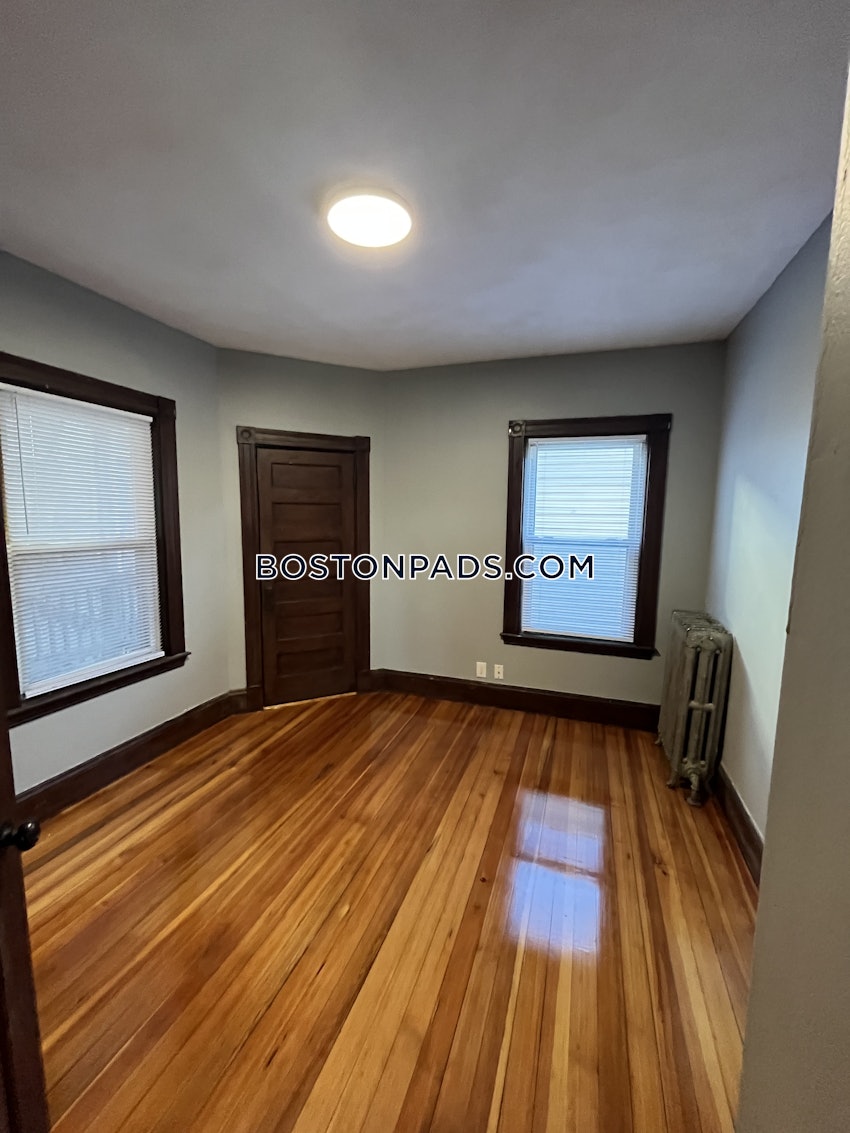 CHELSEA - 3 Beds, 1 Bath - Image 4