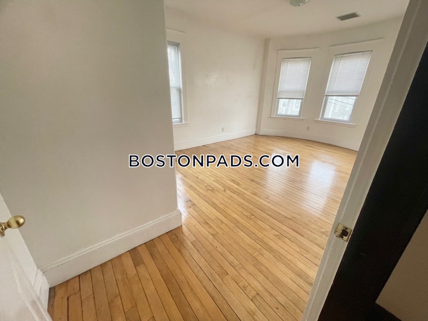 BOSTON - BRIGHTON - OAK SQUARE - 4 Beds, 2.5 Baths - Image 13