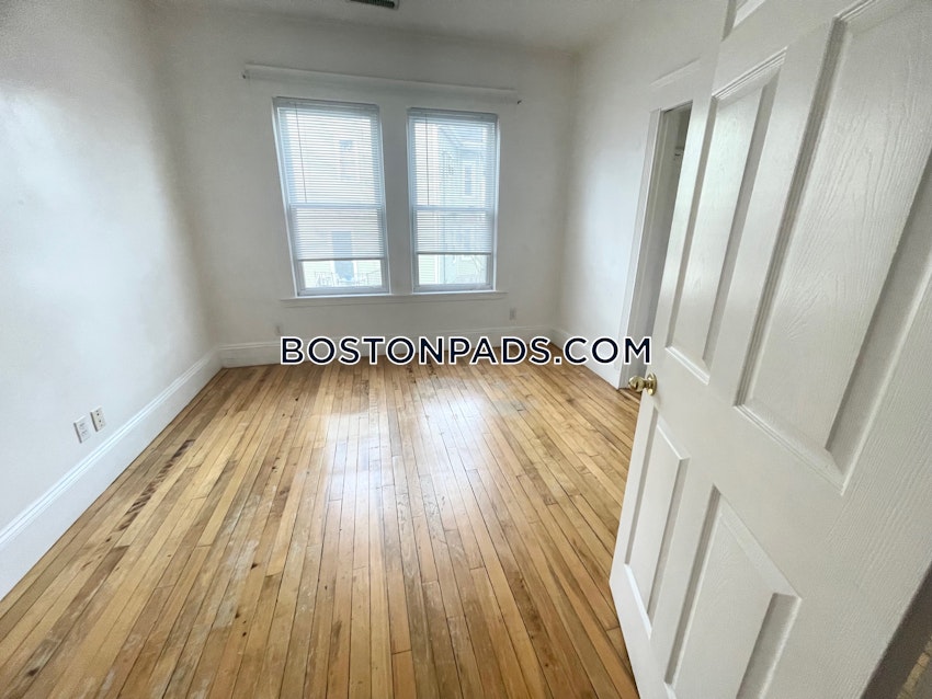 BOSTON - BRIGHTON - OAK SQUARE - 4 Beds, 2.5 Baths - Image 10