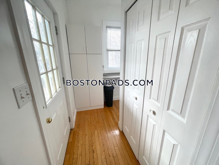 BOSTON - BRIGHTON - OAK SQUARE - 4 Beds, 2.5 Baths - Image 9