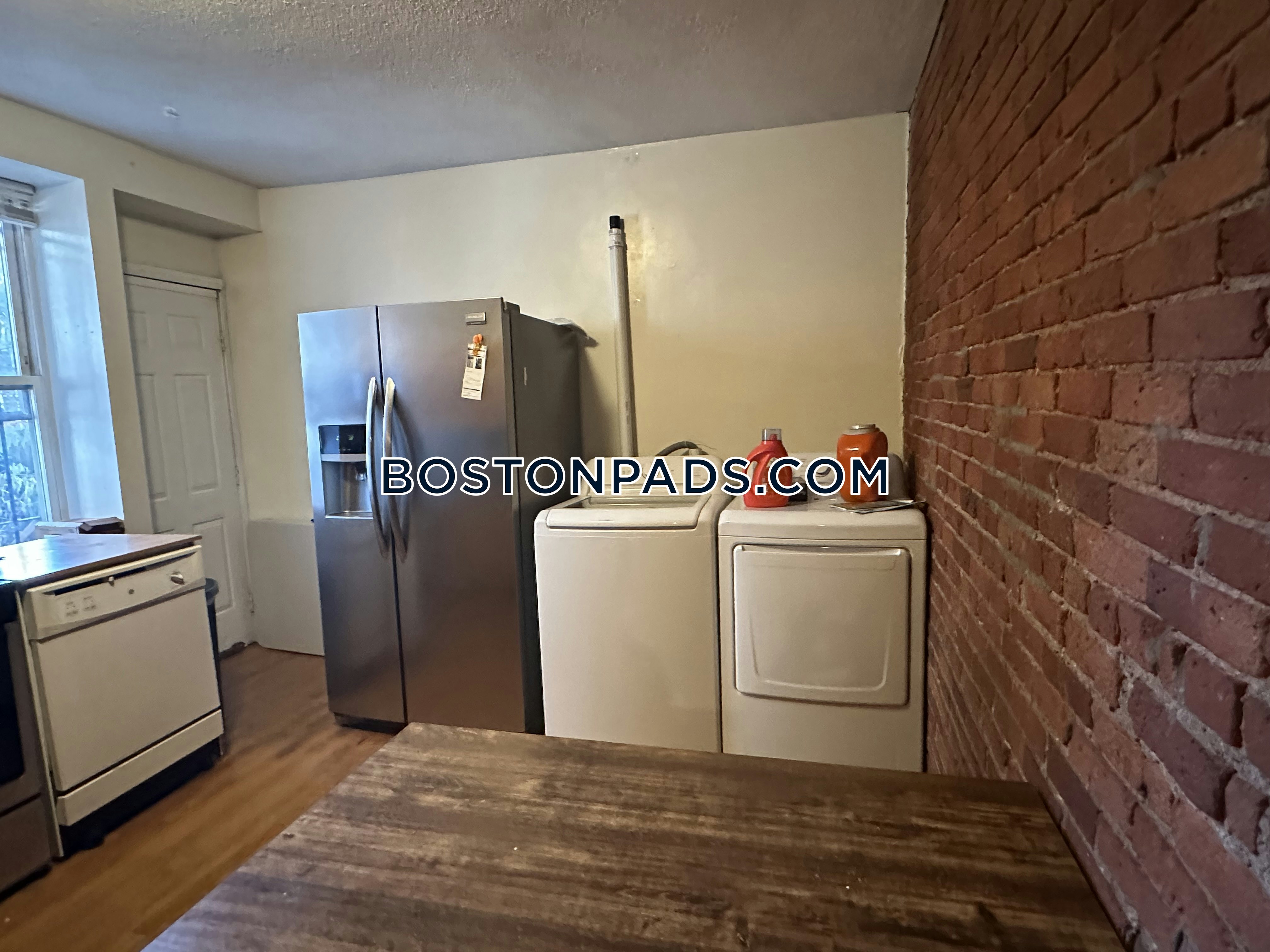 Hammond St. Roxbury Crossing