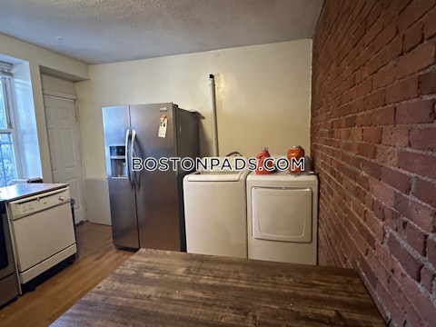 Hammond St. Roxbury Crossing photo 23