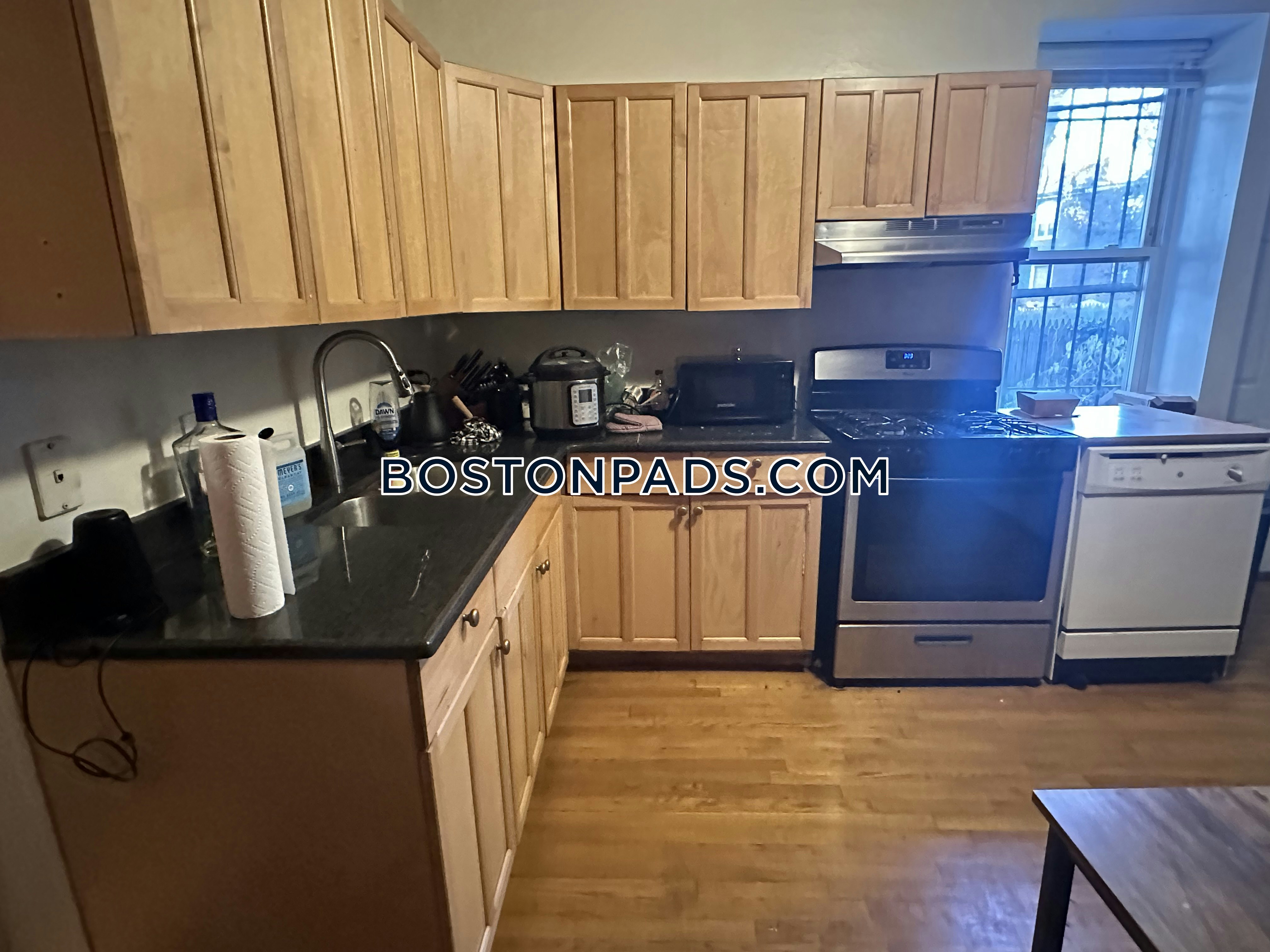 Hammond St. Roxbury Crossing