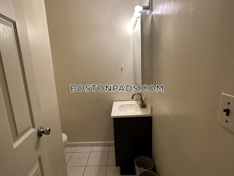 Hammond St. Roxbury Crossing photo 28