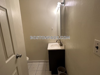 Hammond St. Roxbury Crossing