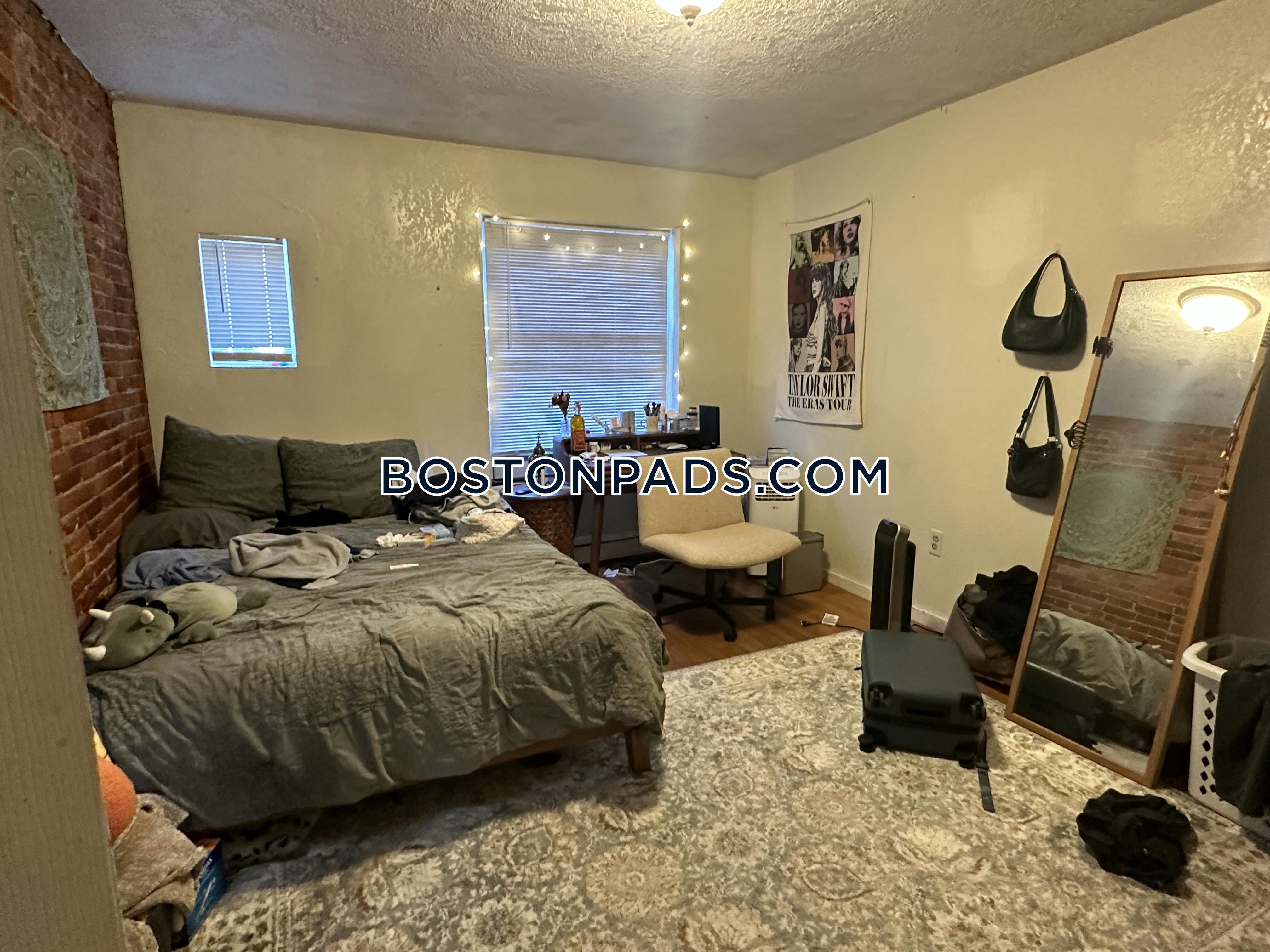 Hammond St. Roxbury Crossing