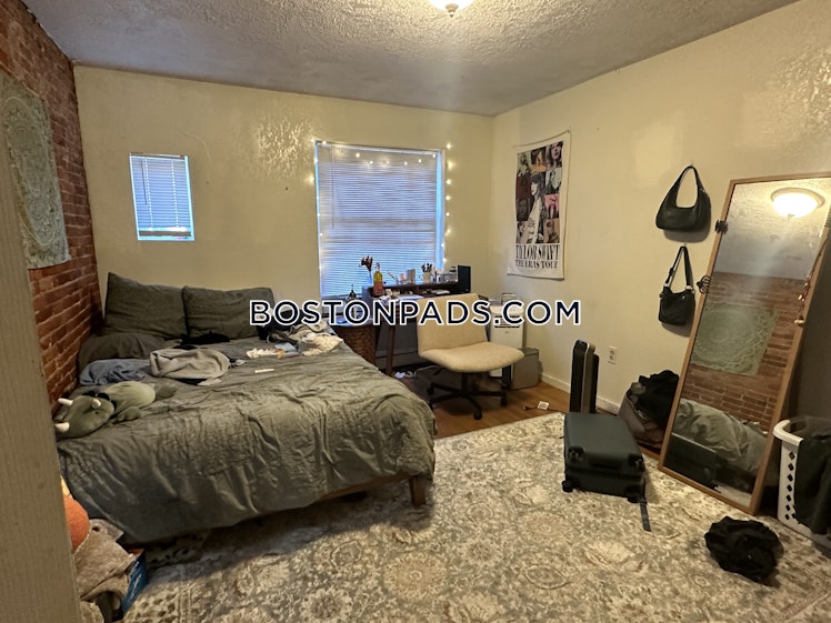 Hammond St., Roxbury Crossing