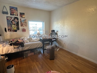 Hammond St. Roxbury Crossing