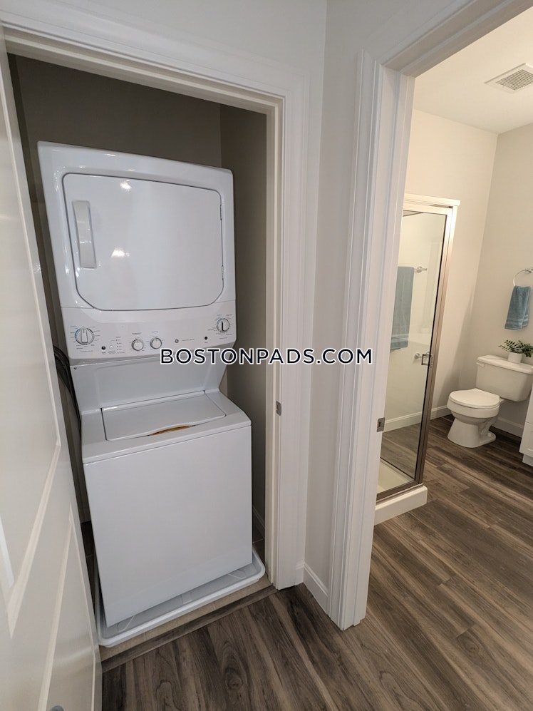 Island Hill Ave., Melrose