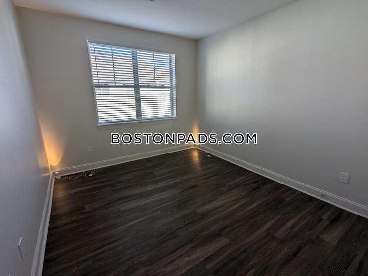 Island Hill Ave., Melrose