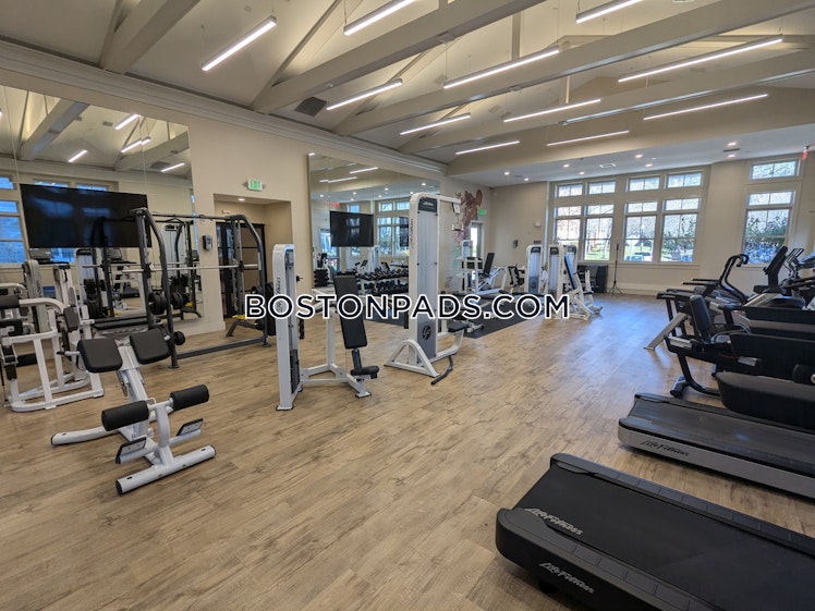 Island Hill Ave., Melrose