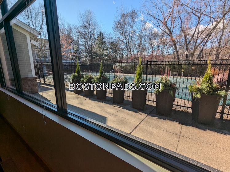 Island Hill Ave., Melrose