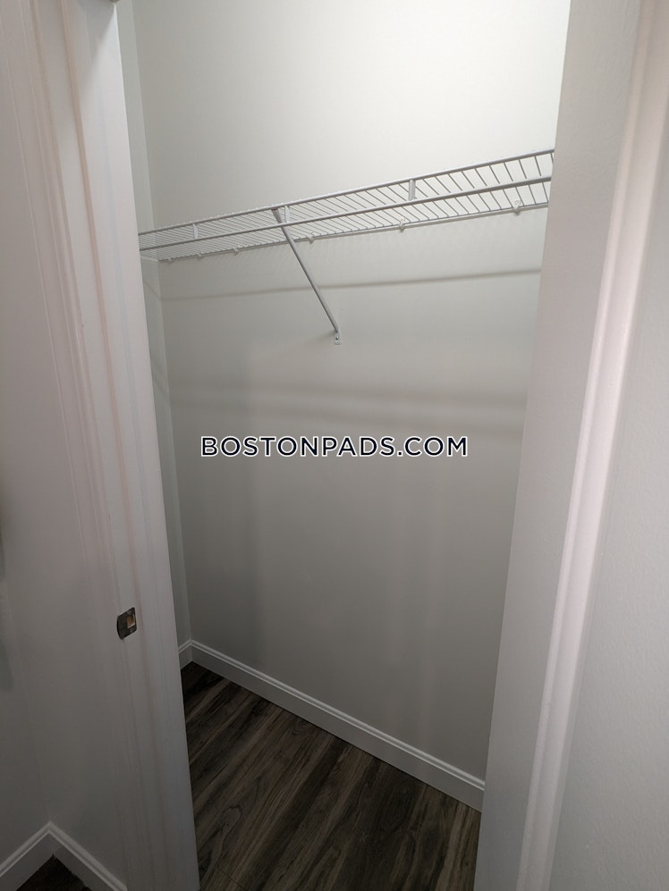 Island Hill Ave., Melrose