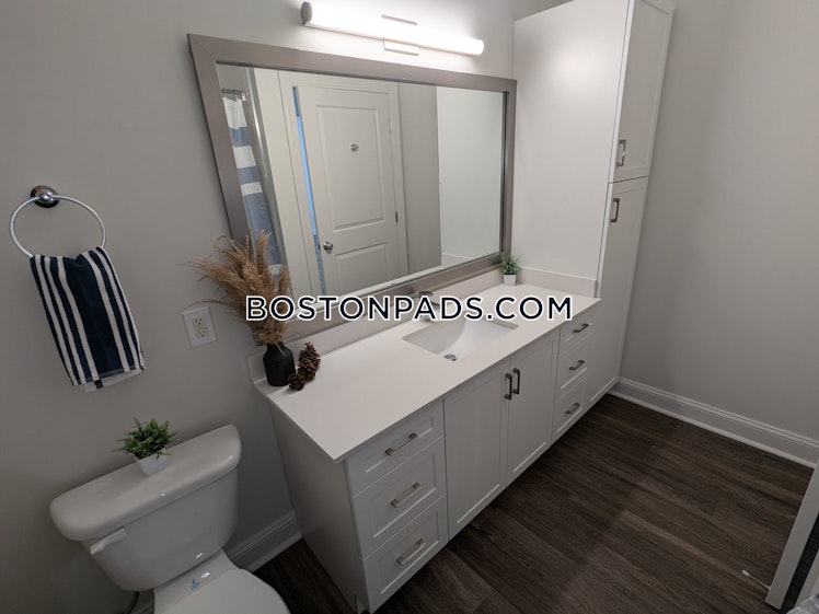 Island Hill Ave., Melrose