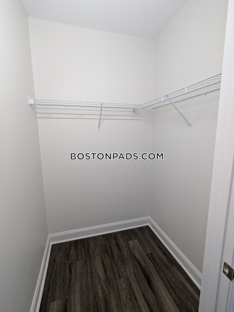 Island Hill Ave., Melrose