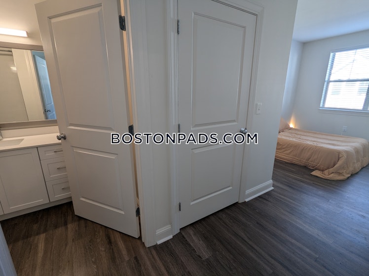 Island Hill Ave., Melrose